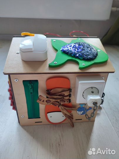 Бизиборд домик kimtoys