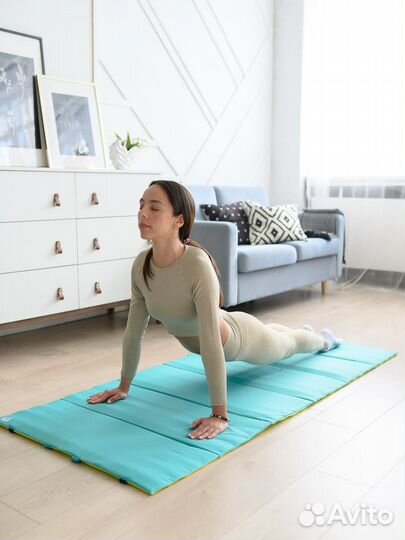 Спортивный коврик складной камуфляж с лямками