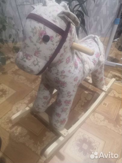 Детская качалка лошадь