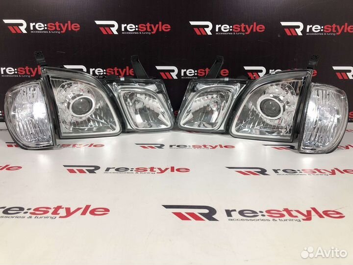 Фары Lexus LX470 Ксенон Светлые