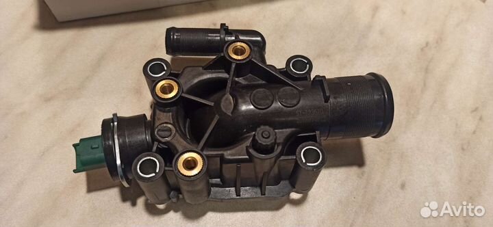 Термостат в корпусе Пежо Ситроен