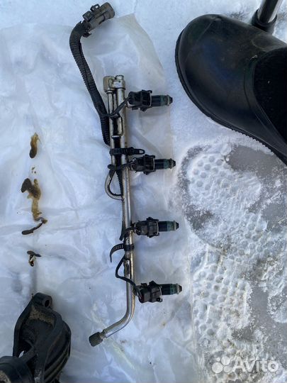 Топливная рампа с форсунками 16кл