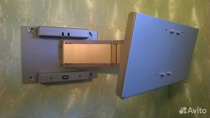 Настенный кронштейн для телевизора