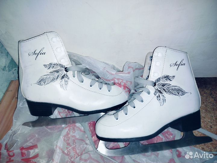 Коньки фигурные, 1200 торг