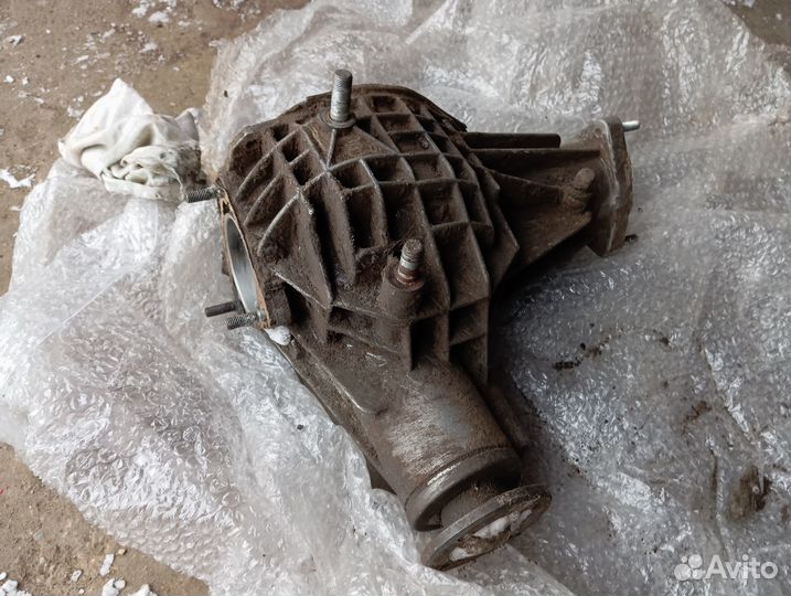 Передний редуктор niva 21214 24 шлица