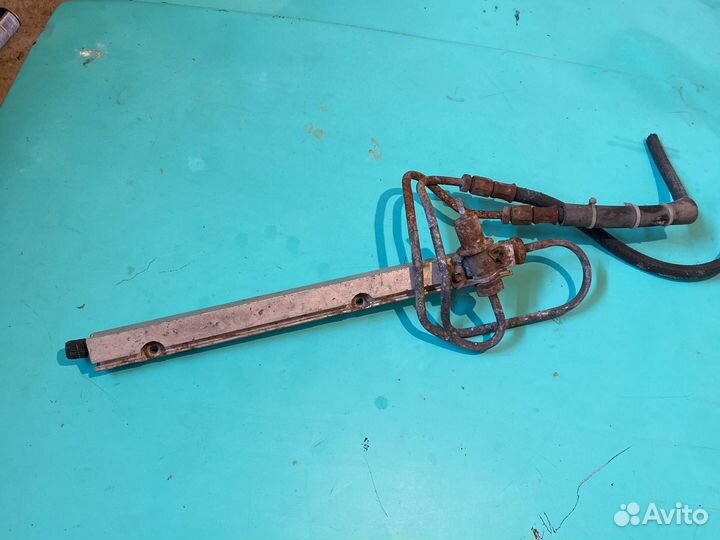 Топливная рампа 2114