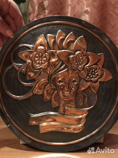 Панно чеканное, Настенная тарелка