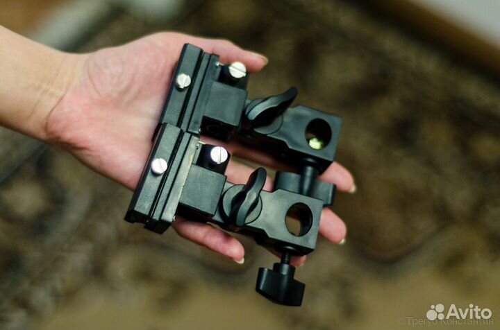 Мобильный зонт и стойка под накамерную вспышку