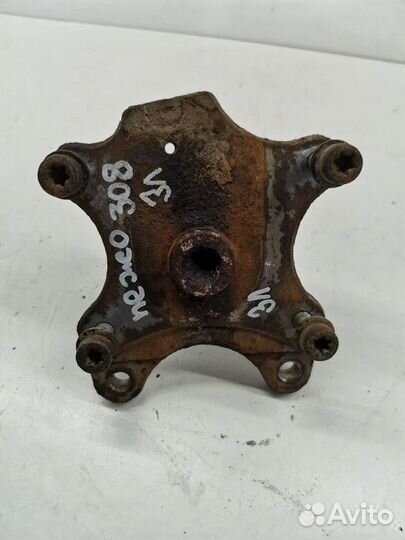 Кронштейн ступицы задний левый (Peugeot 308)