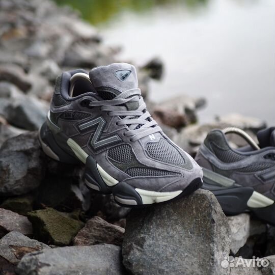 Кроссовки замшевые New Balance 9060