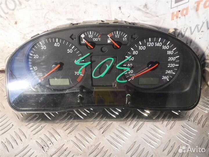 Панель приборов Volkswagen Passat