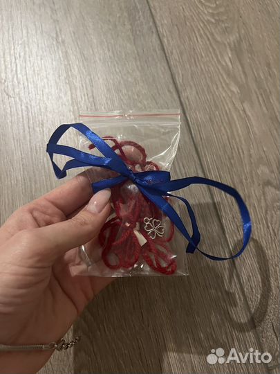 Браслет, красная нить