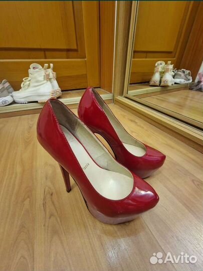 Туфли красные лаковые