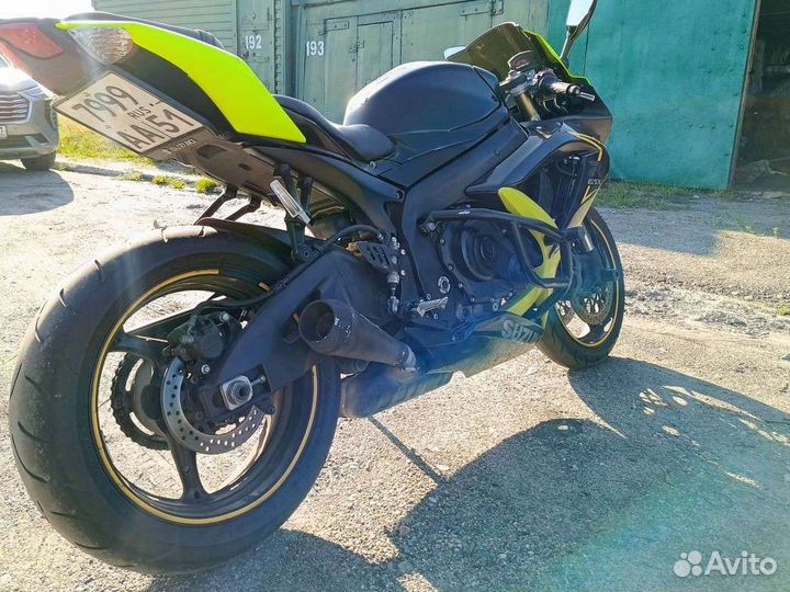 Suzuki GSX-R 600 K8