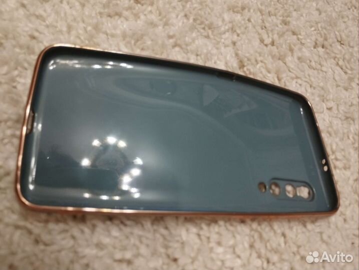 Чехлы для телефонов, один новый