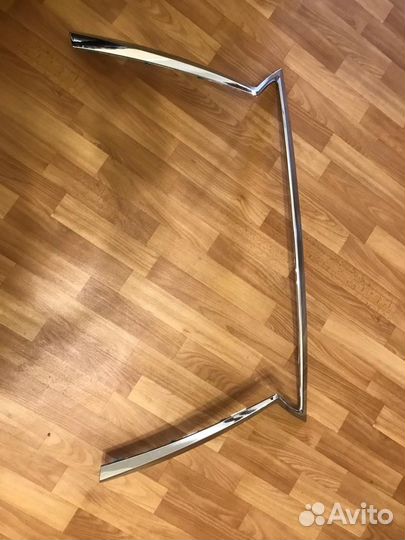 Молдинг на решетку радиатора Лексус RX300