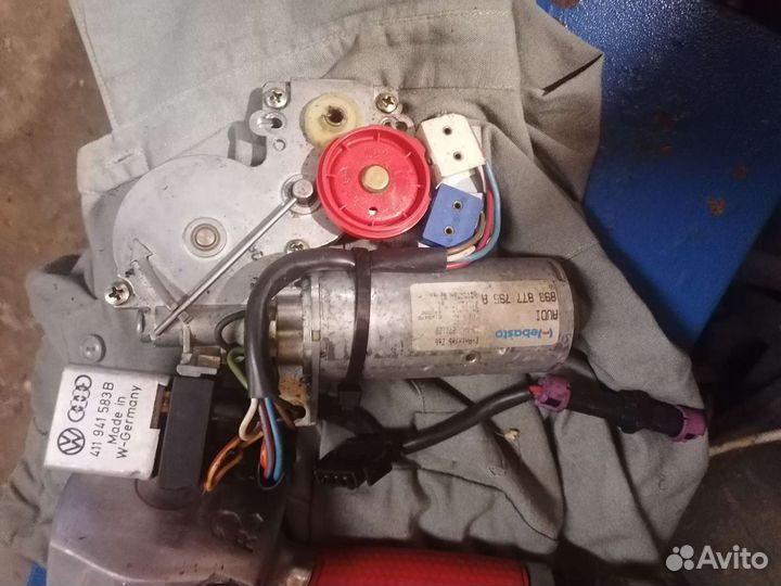 Редуктор люка