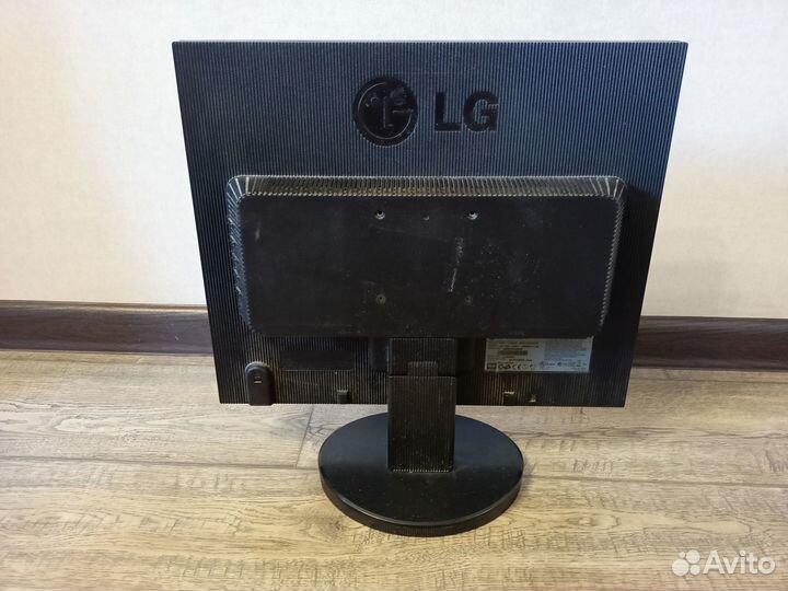 Монитор LG Flatron L1952S
