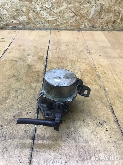 Вакуумный насос Renault Modus K9K766 2010