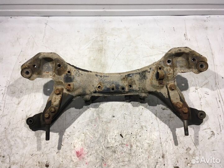 Балка подмоторная (Nissan Primera)