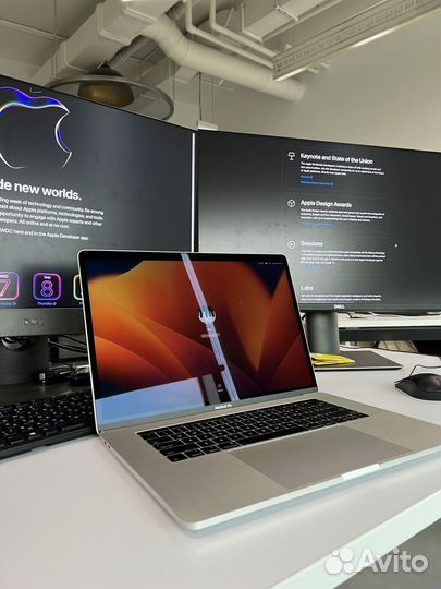 MacBook Pro 15 2017 Radeon 555 120 циклов