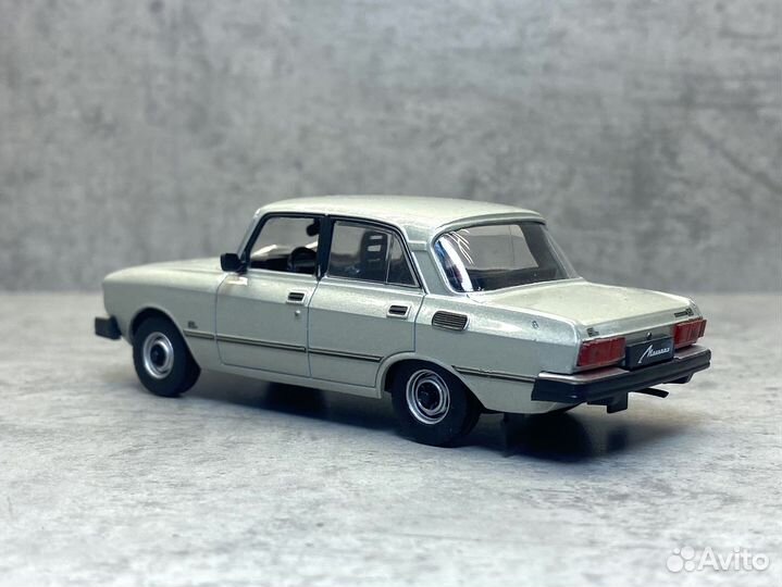 Коллекционная модель Москвич-2140SL 1:43