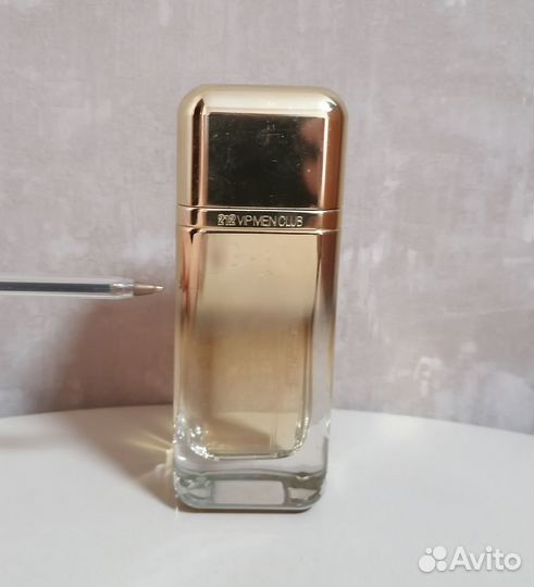 Carolina Herrera 212 VIP Men Club