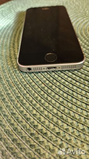 iPhone SE, 64 ГБ