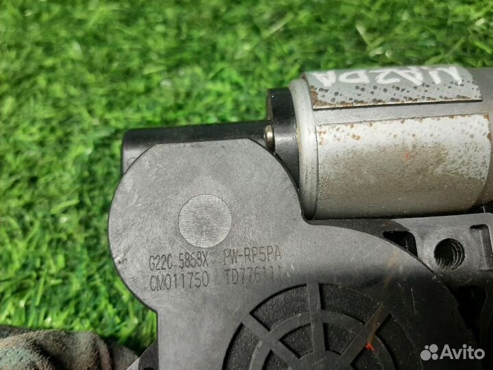 Моторчик стеклоподъемника на Mazda 3