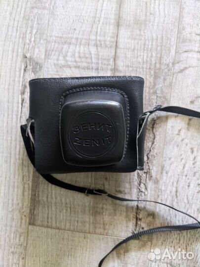 Плёночный фотоаппарат зенит