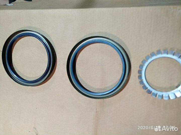 Сальники бортового редуктора Mercedes Benz Actros