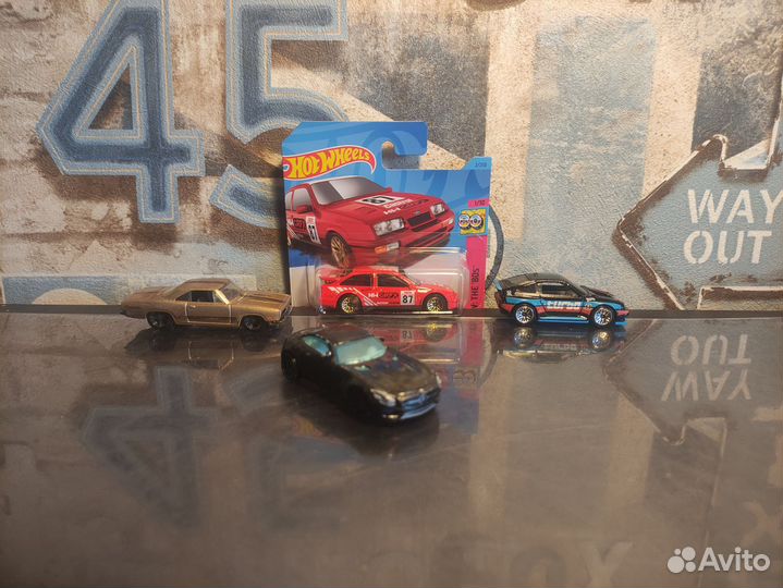 Лот моделей hot wheels