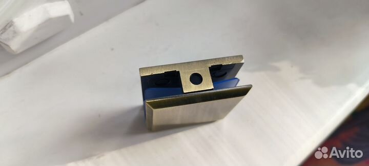 Коннектор стекло - стена