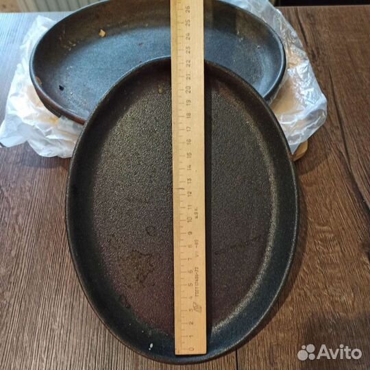 Чугунная сковорода-поддон для запекания на подстав