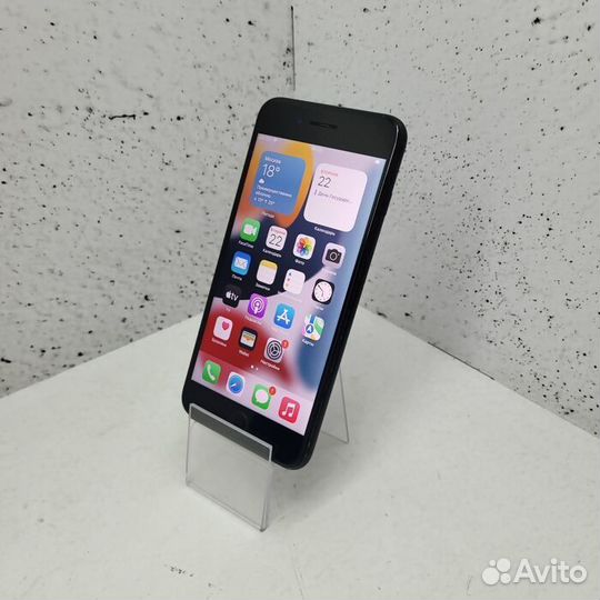 Apple iPhone 7 Plus 32 Гб Черный Смартфон