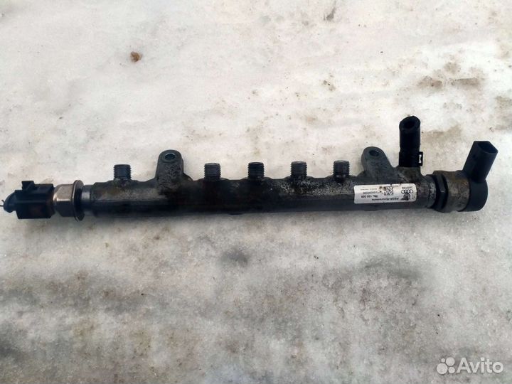 Топливная рампа 03L130089