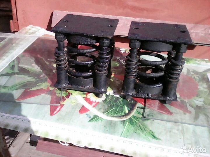 Амортизаторы для прицепа автомобиля