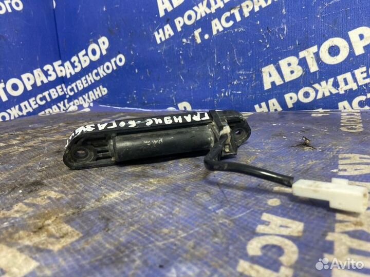 Ручка открывания багажника. Mitsubishi Grandis