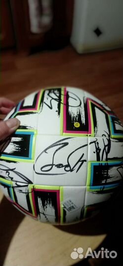 Мяч с росписями игроков сборной России