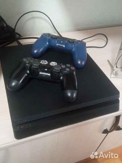 Sony playstation 4 slim