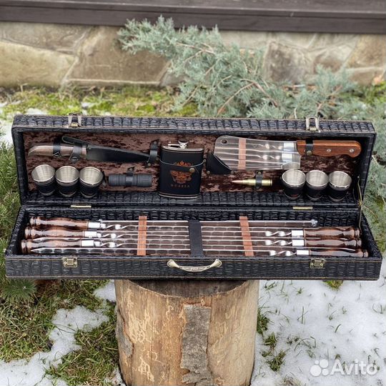 Шашлычный Набор шампуров в деревянном кейсе 