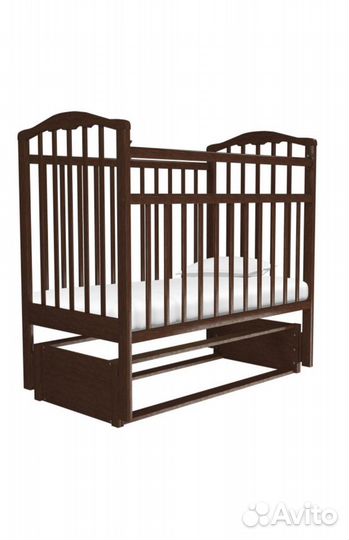 Детская кроватка с продольным маятником