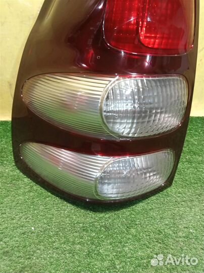 Фонарь задний левый Toyota Land Cruiser Prado 120