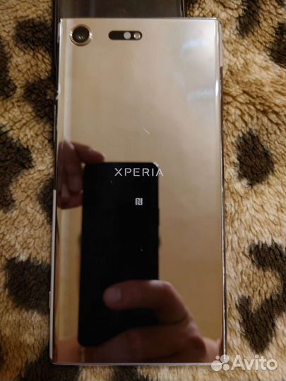 Sony Xperia XZ Premium, 4/64 ГБ