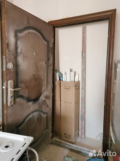 Дверь входная металлическая новая