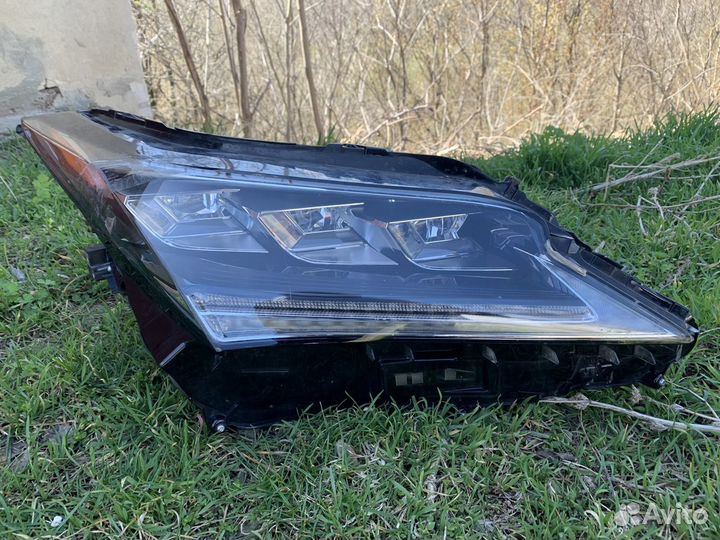 Передня фара Lexus RX