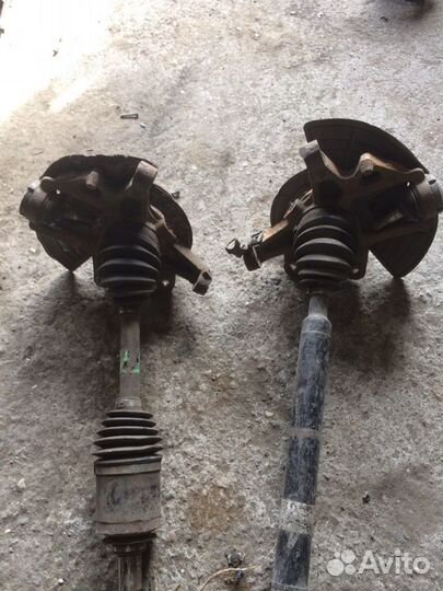 Поворотный кулак Mercedes ML W163