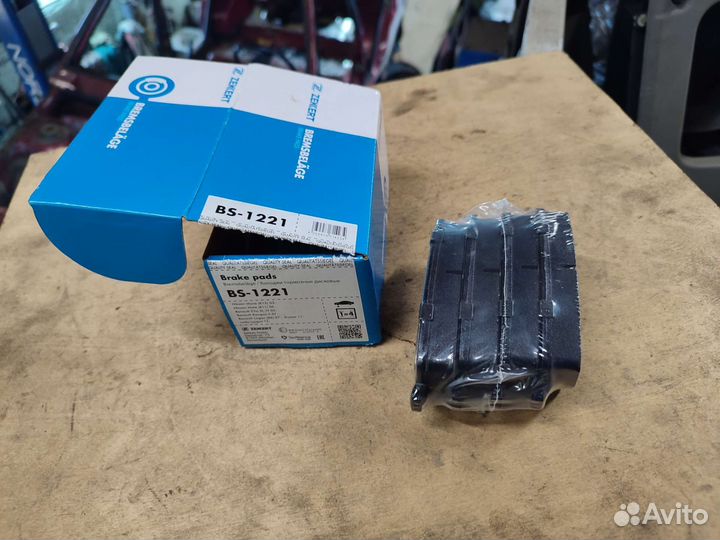 Новые передние колодки Renault Duster, LADA Largus