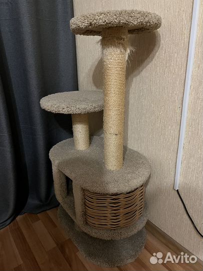 Домик для кошки с когтеточкой бу