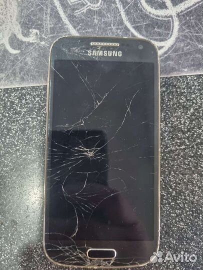 Телефон Samsung galaxy s4 mini